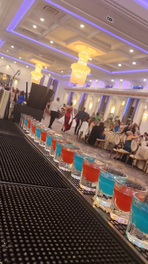 Alex Cocktail Bar - 2