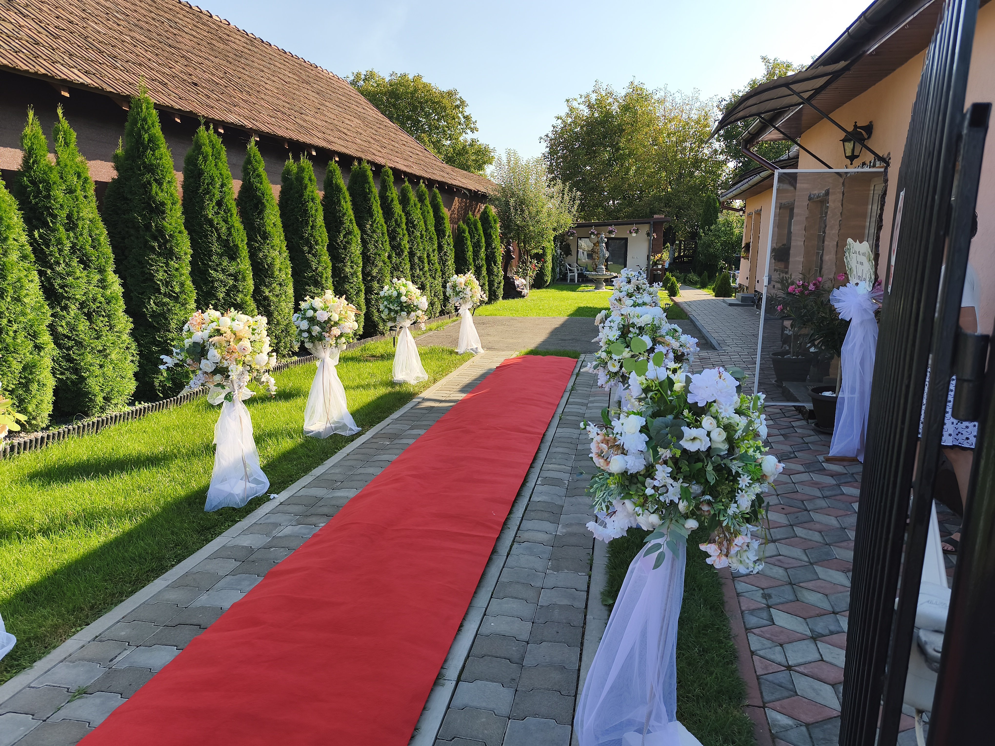ELEGANCE DECOR