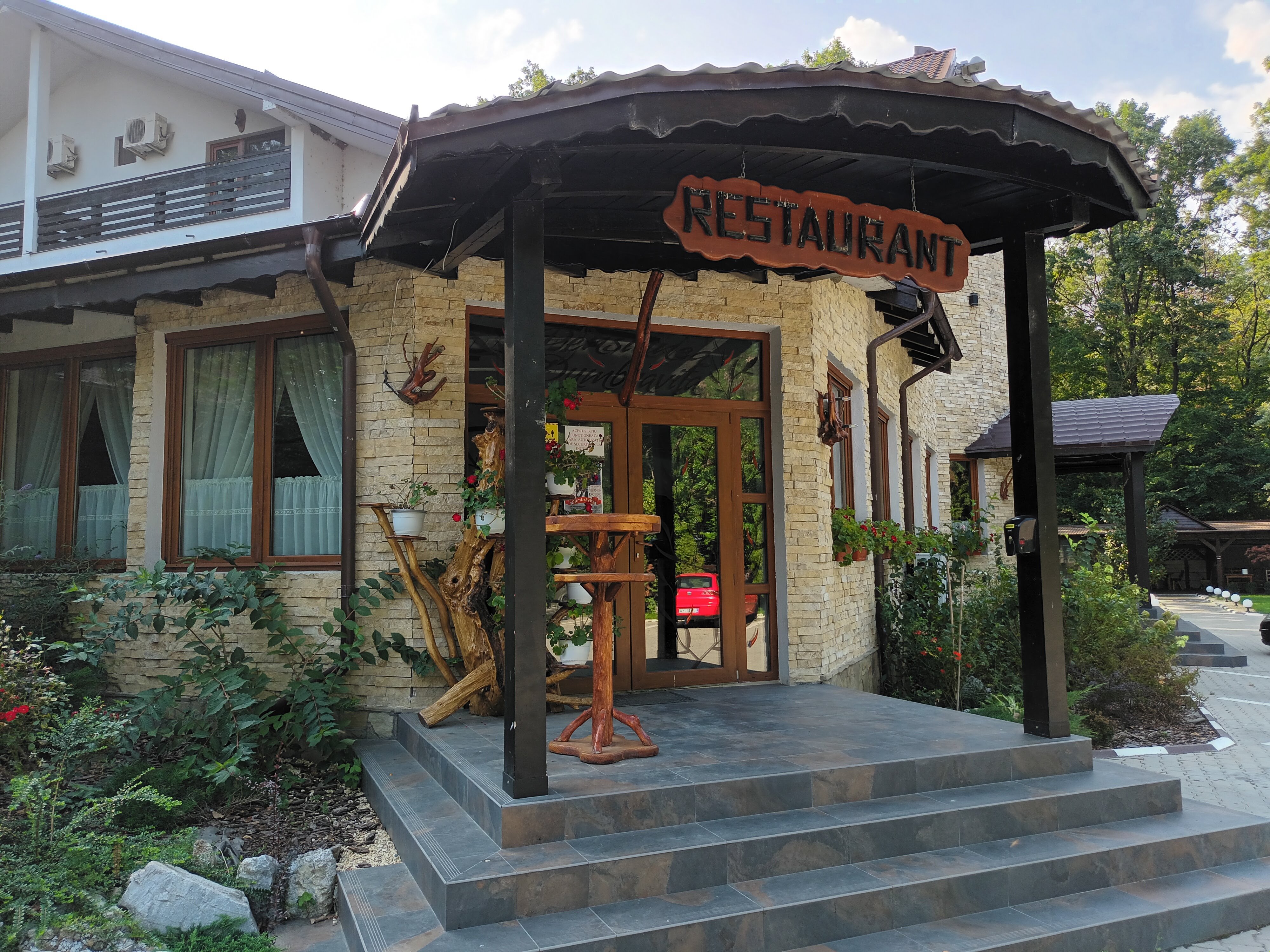 Popas Dumbrăvița - Sala evenimente, Restaurant si Cazare
