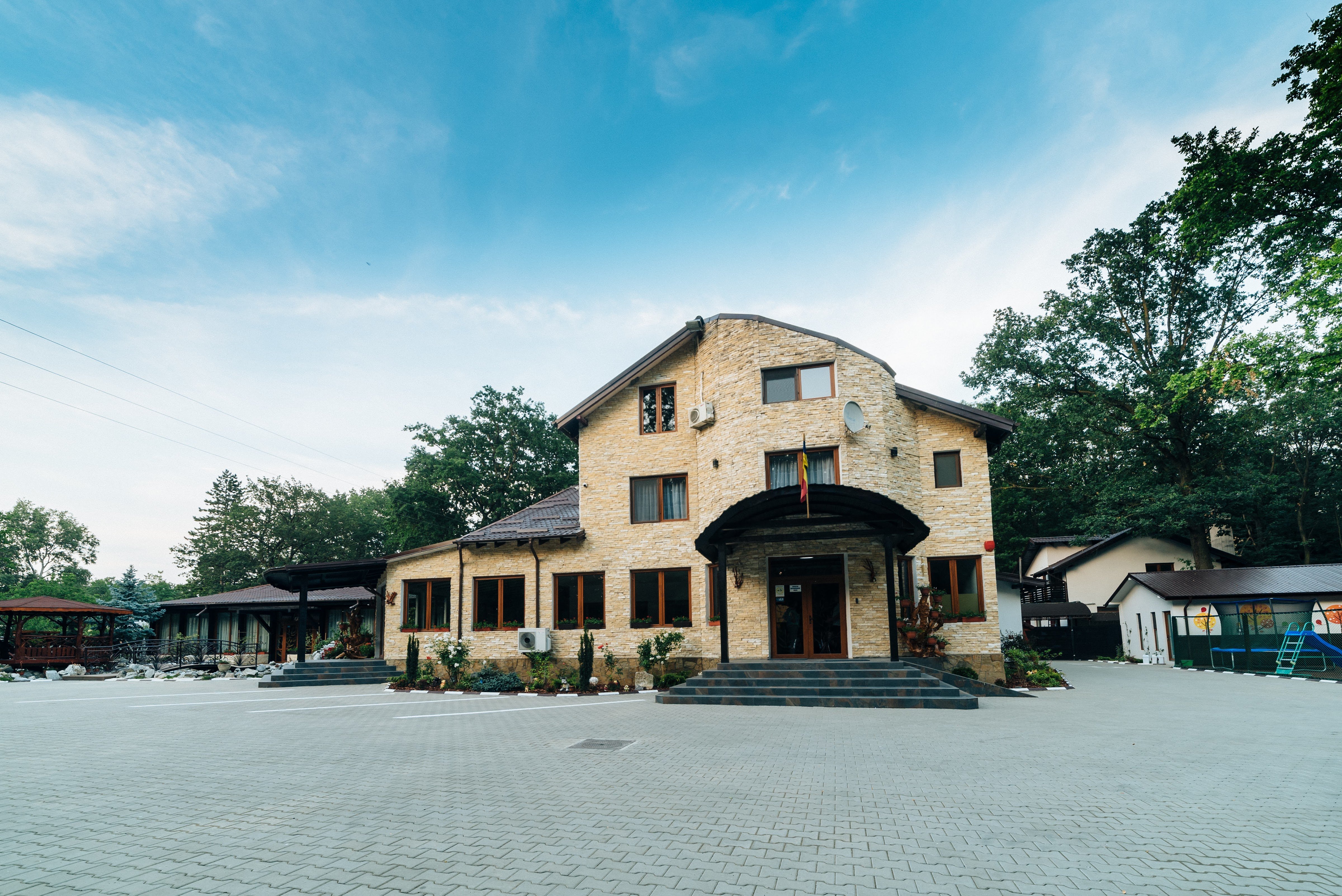 Popas Dumbrăvița - Sala evenimente, Restaurant si Cazare
