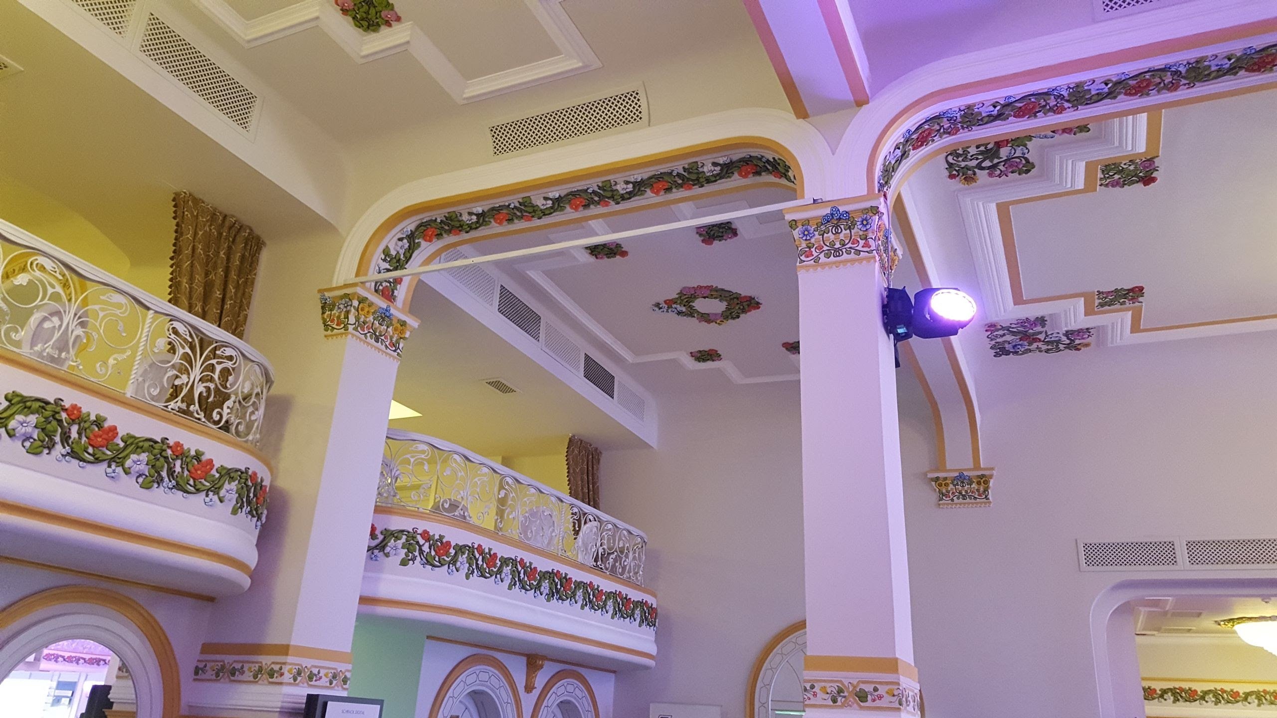 Queen Mary, Restaurant & Ballroom