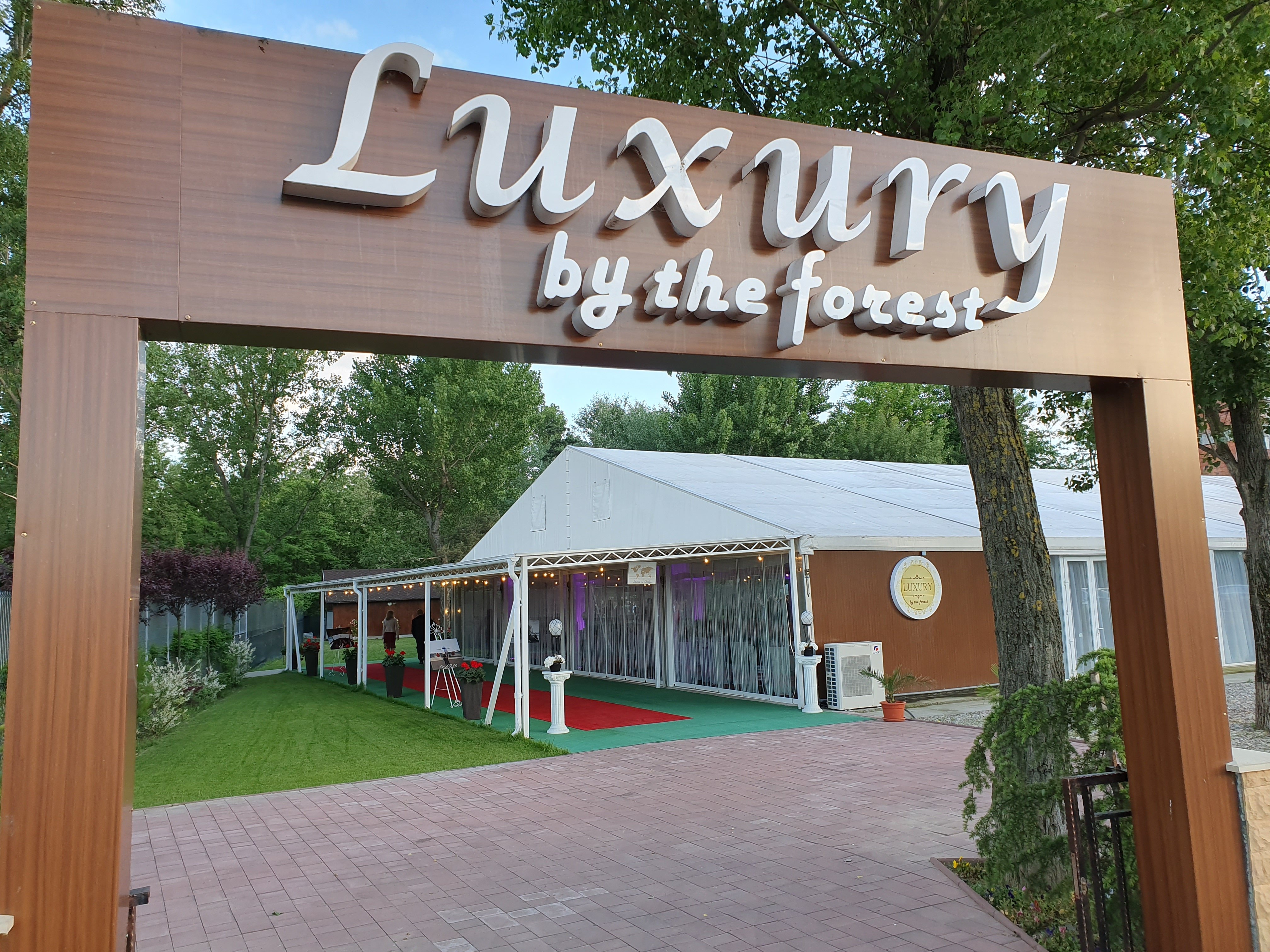 LUXURY by the forest